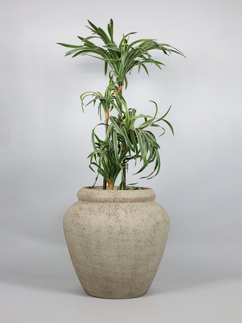 Broom Traditional Fiberglass Planter - Terra 🌿
