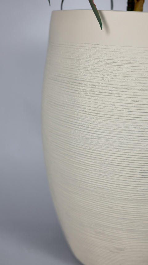 Voilet Fiberglass Planter - Beige 🌿